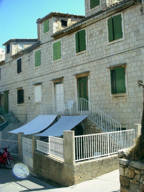 Marina Rooms Komiža Zimmer foto