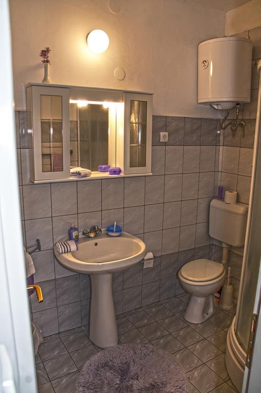 Marina Rooms Komiža Zimmer foto