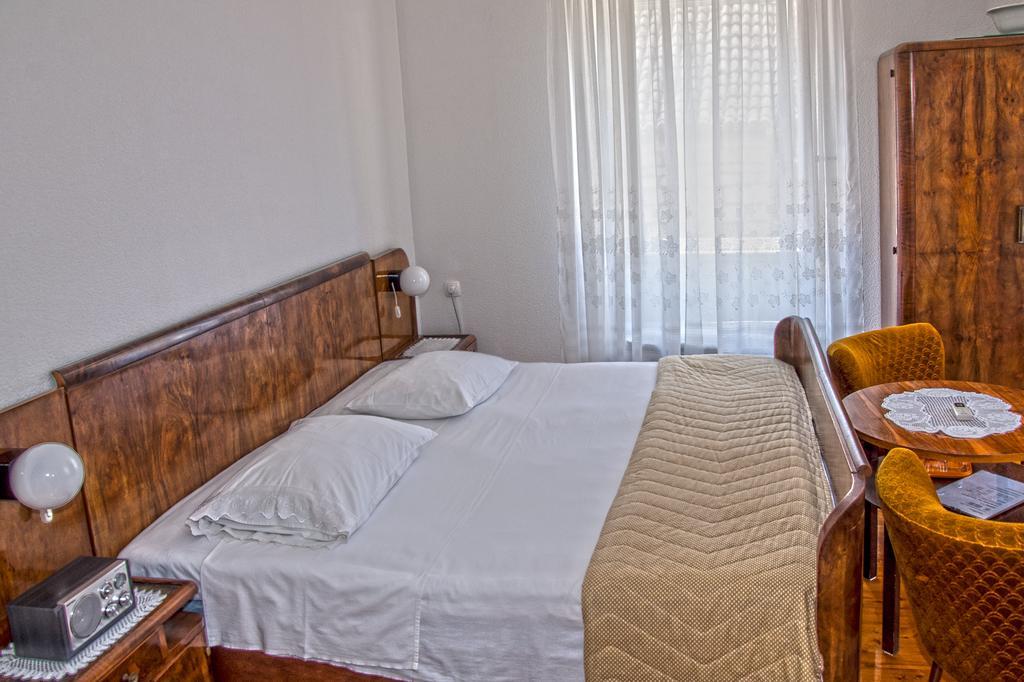 Marina Rooms Komiža Zimmer foto