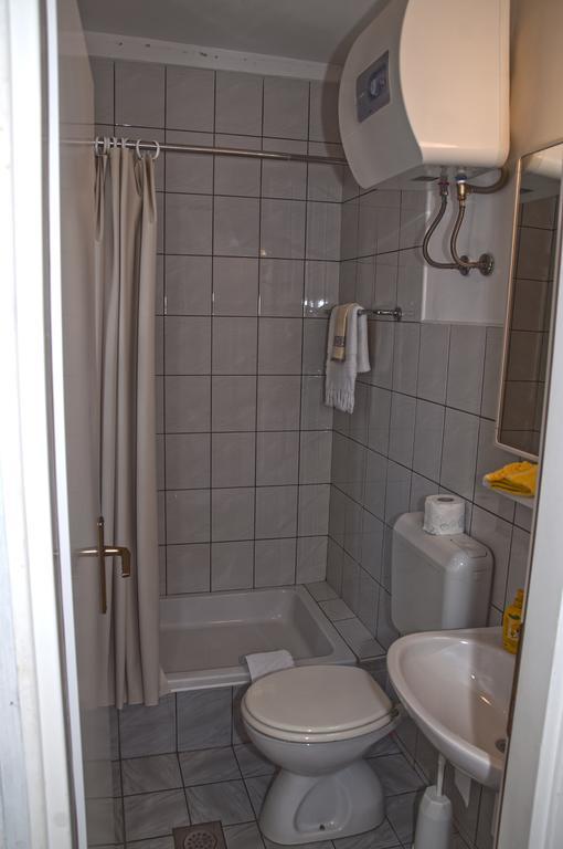 Marina Rooms Komiža Zimmer foto